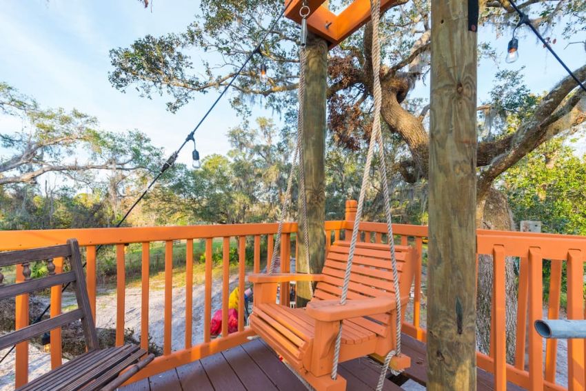 Danville Treehouse Features Hot Tub Made From a Jet Engine