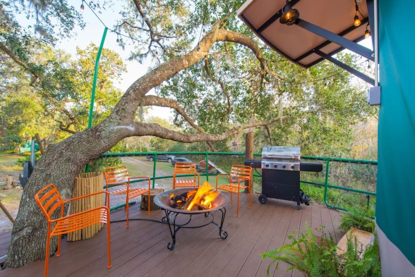 Danville Treehouse Features Hot Tub Made From a Jet Engine