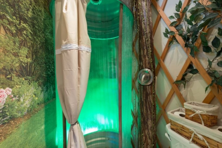 Danville Treehouse Features Hot Tub Made From a Jet Engine