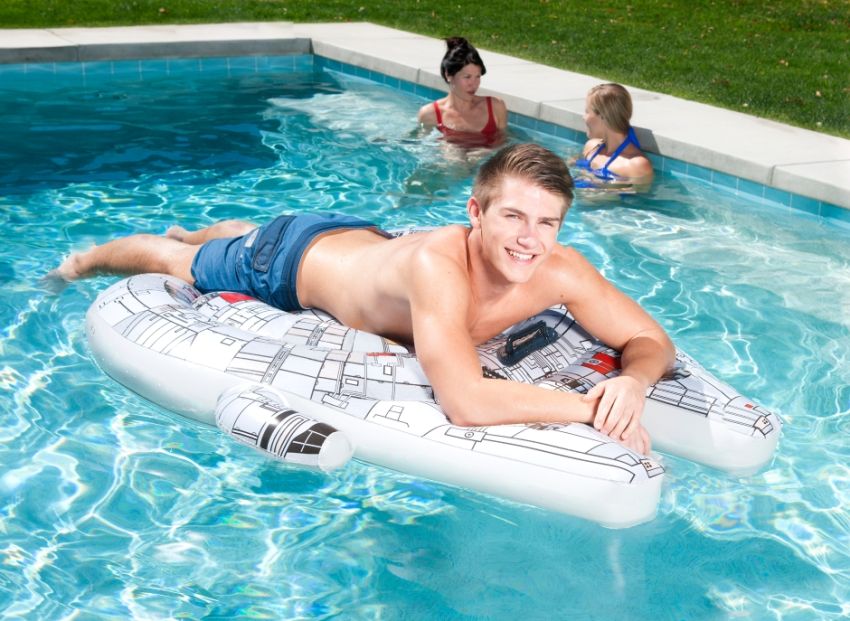 Star factory Wars Millennium Falcon Pool Float