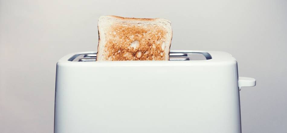 How to Clean a Toaster Inside and Out