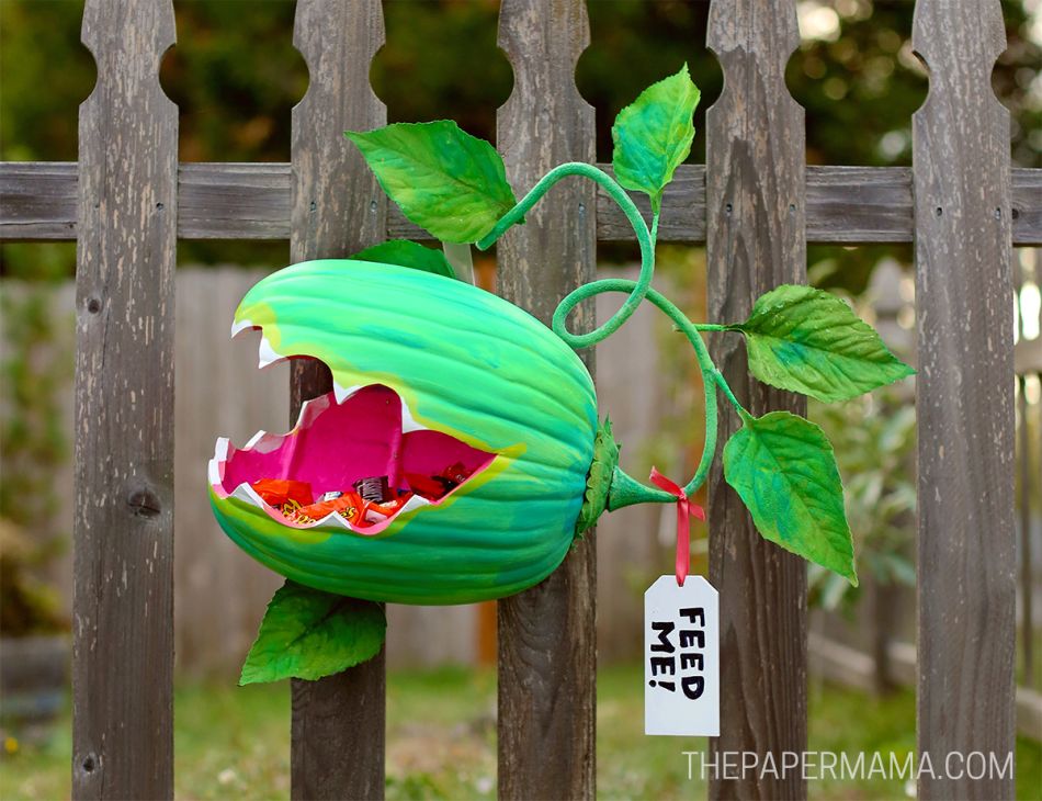 DIY Venus Flytrap Pumpkin Candy Holder