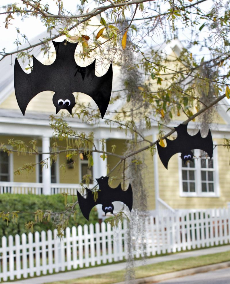 30+ Outdoor Halloween Decorations You can Make Yourself