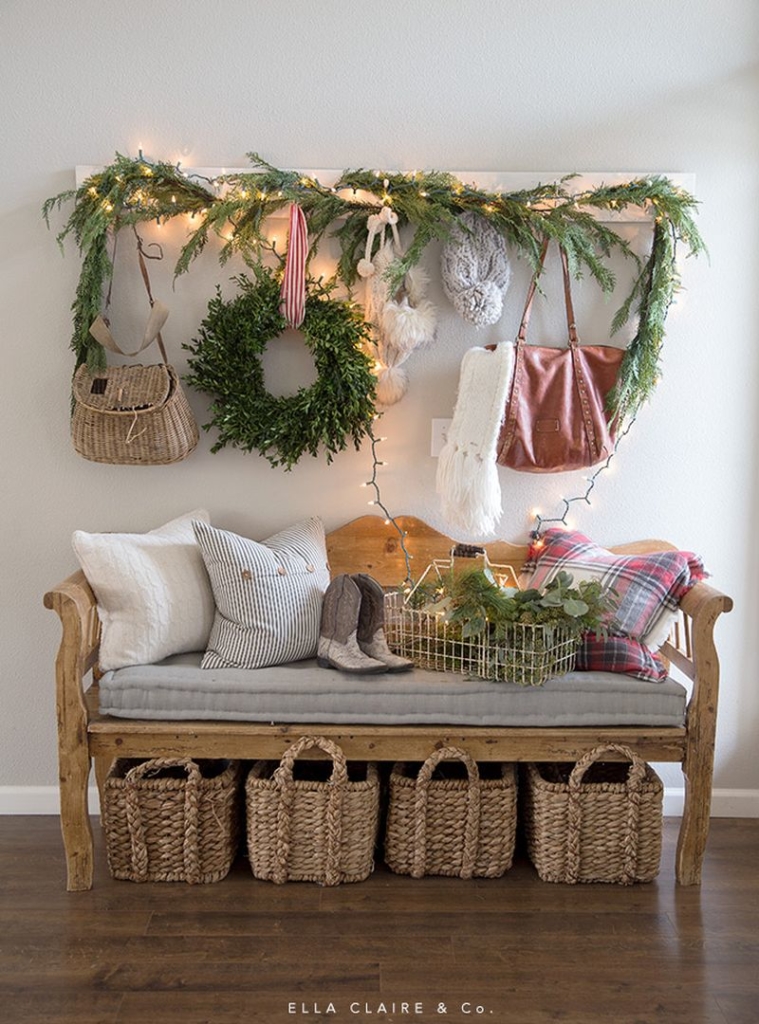 35+ Christmas Entryway Decoration Ideas for 2023