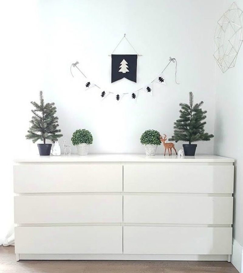 80+ Christmas Wall Decoration Ideas for the Festive Season