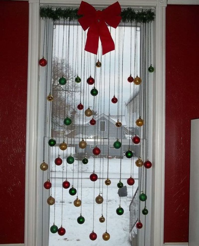 50+ Easy Christmas Window Decoration Ideas for 2024