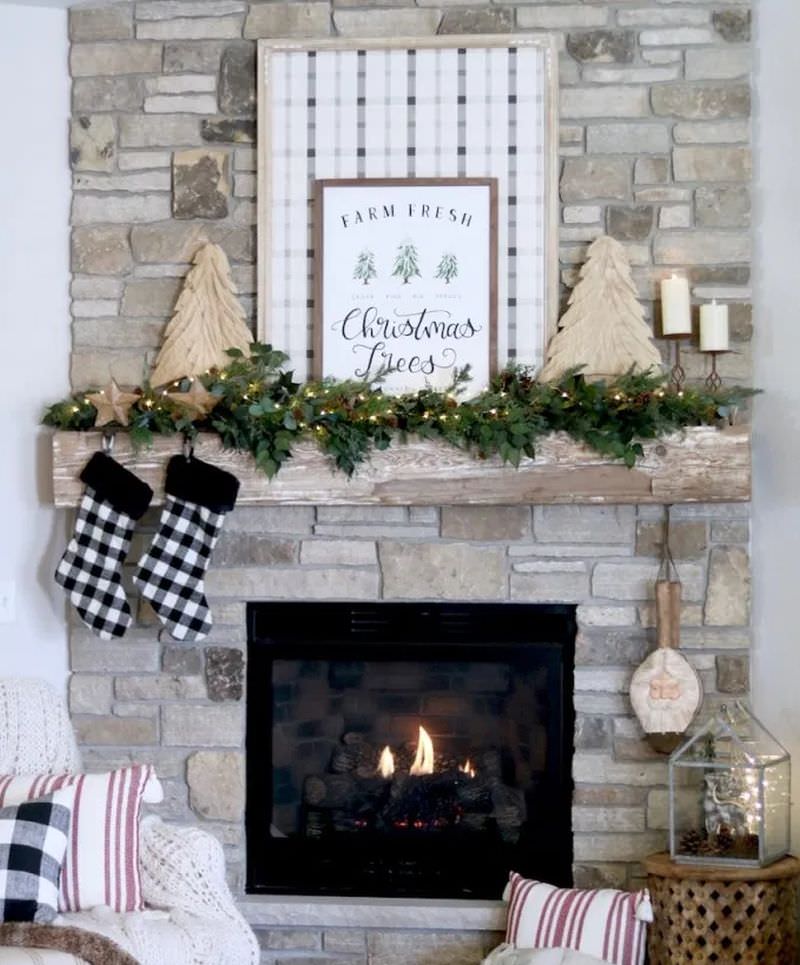 15+ Amazing Christmas Fireplace Mantel Decoration Ideas