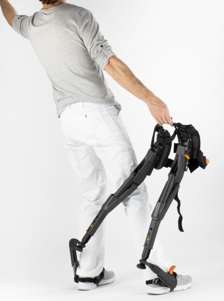 Noonee’s Wearable Chairless Chair 2.0 Boasts Improved Comfort