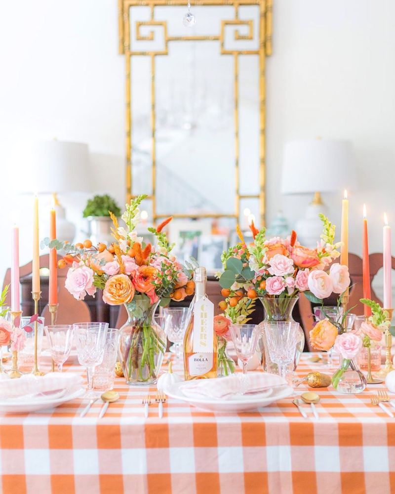 Thanksgiving Table Decoration with flowers 