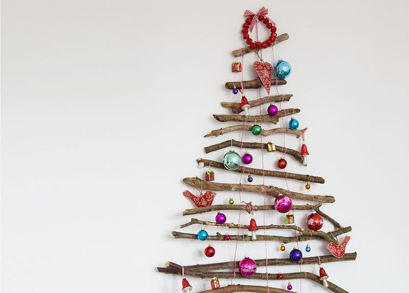 easy Wall Christmas tree from twigs 