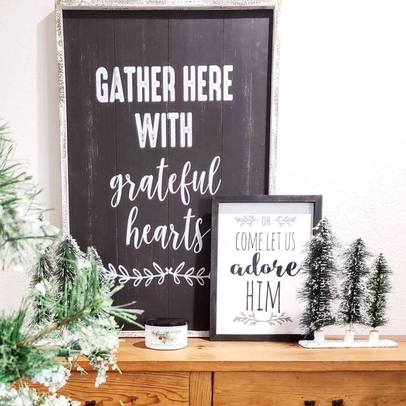 white and black Christmas Entryway Decor