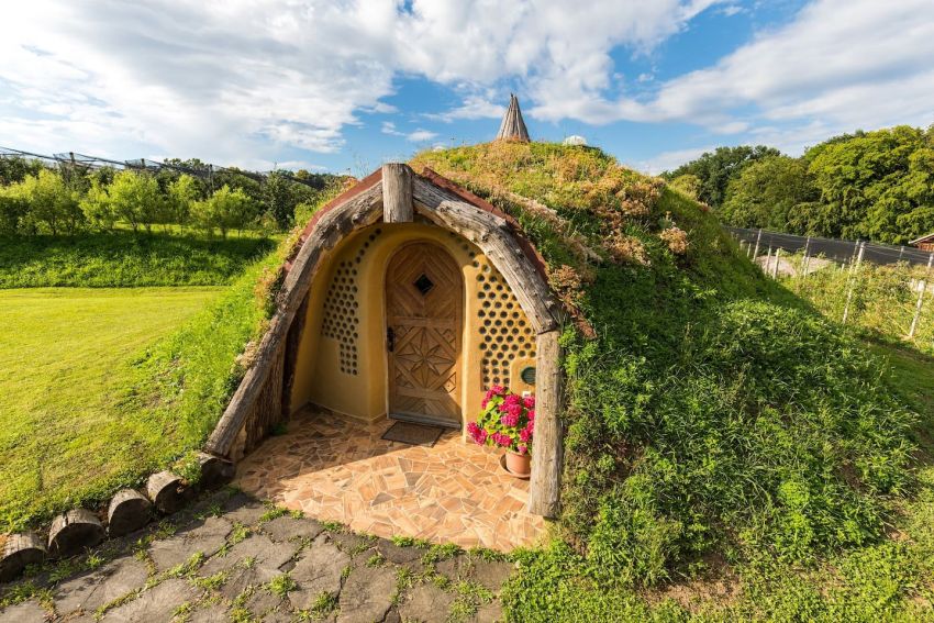 you-can-rent-this-earth-bermed-hobbit-house-in-slovenia-on-airbnb