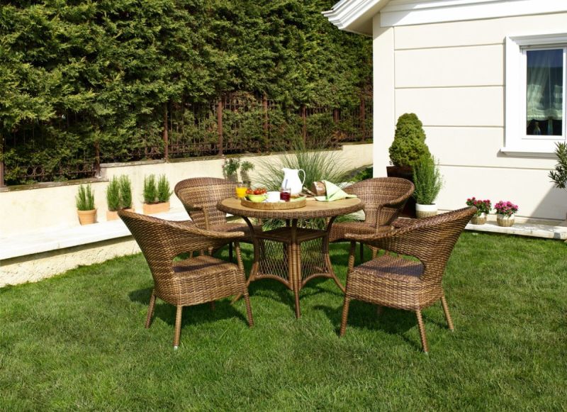 How to Clean Patio Furniture Do's and Don’ts