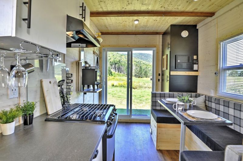 Experience Outdoors Up-Close with Mobile Houses by Free Chalets 