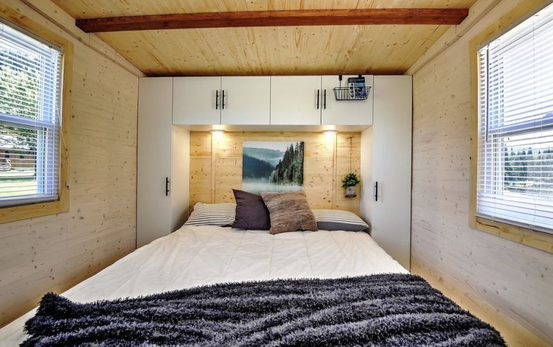 Experience Outdoors Up-Close with Mobile Houses by Free Chalets 