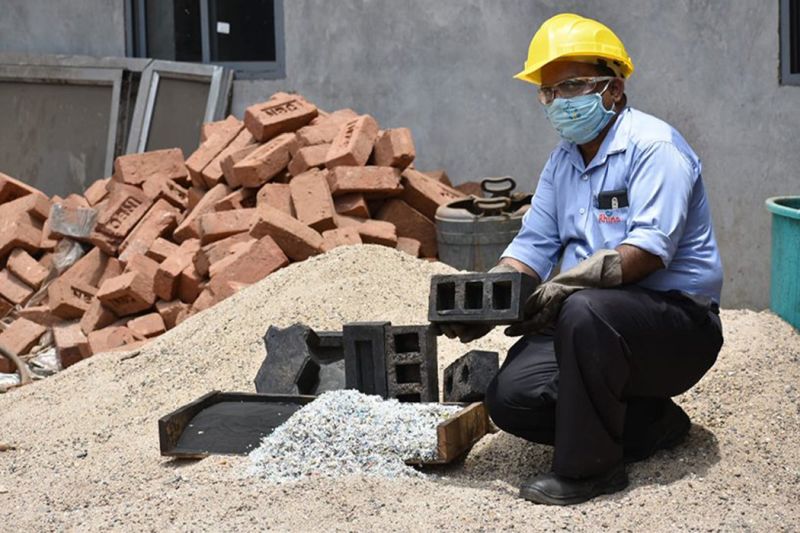 Rhino Machines Creates Bricks from Foundry Waste and Plastic 