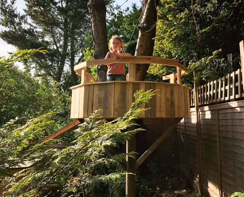 Watford Dad Builds Amazing Garden Treehouse For His Daughters