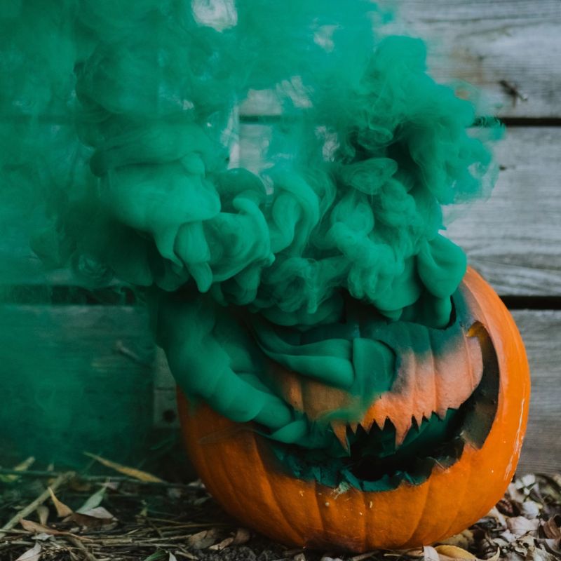 Pumpkin Smoke Bomb Photography is New Halloween Trend 