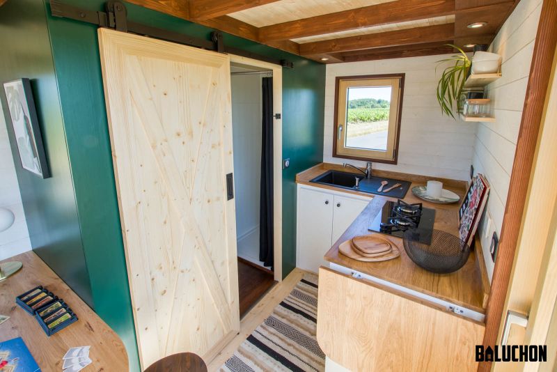 Baluchon Builds Kiwi Tiny House as Vacation Rental 