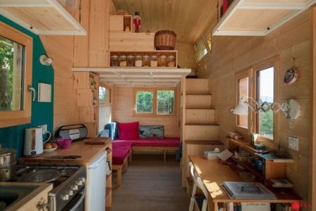 Optinid Builds Laurent's Tiny House with Tailored Interior Layout