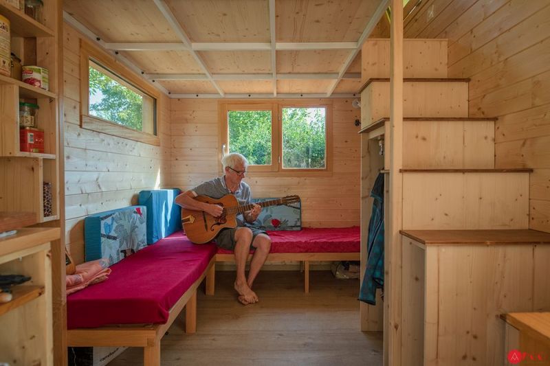 French tiny house maker Optinid has newly built a 6-meter tiny house with a tailor-made layout for an old-age person named Laurent