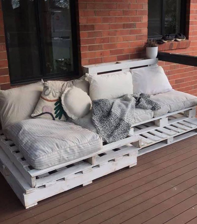 Woman Turns Pallets and Kmart Pet Beds into Stunning Outdoor Furniture