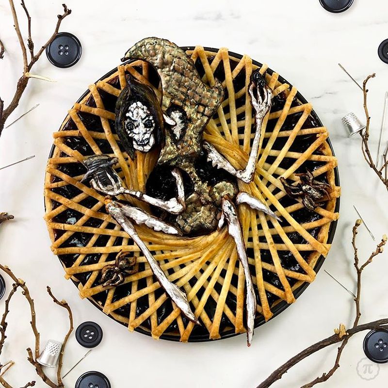 Baker Creates Spooky Pie Crust Designs for Halloween 