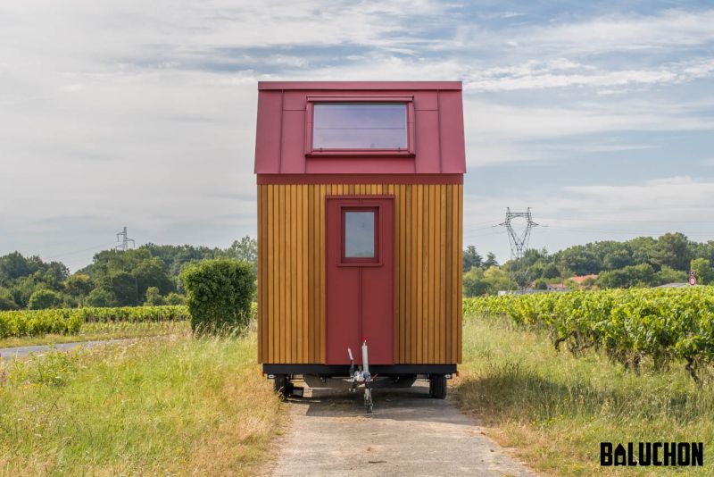 This contemporary style tiny home is the latest creation from the French tiny house builder Baluchon for Patricia and Jean-François.