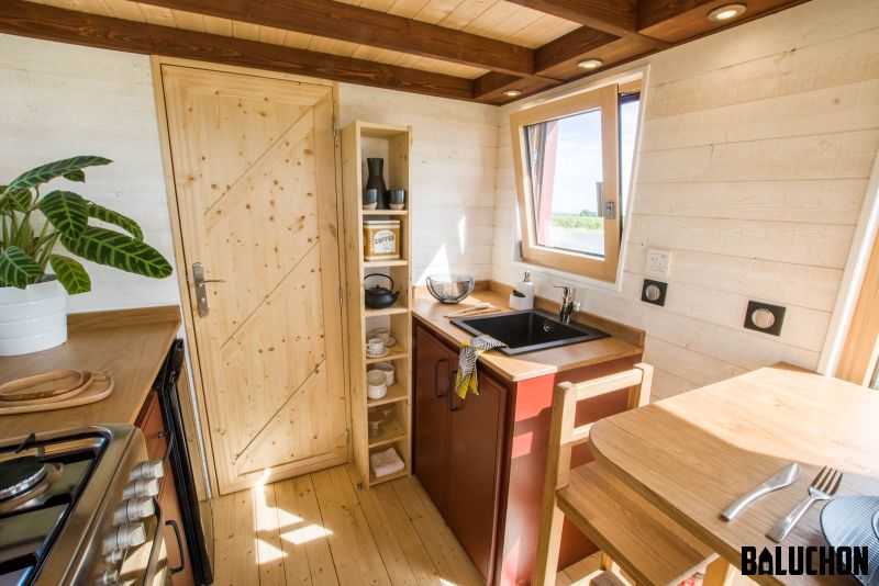 This contemporary style tiny home is the latest creation from the French tiny house builder Baluchon for Patricia and Jean-François.