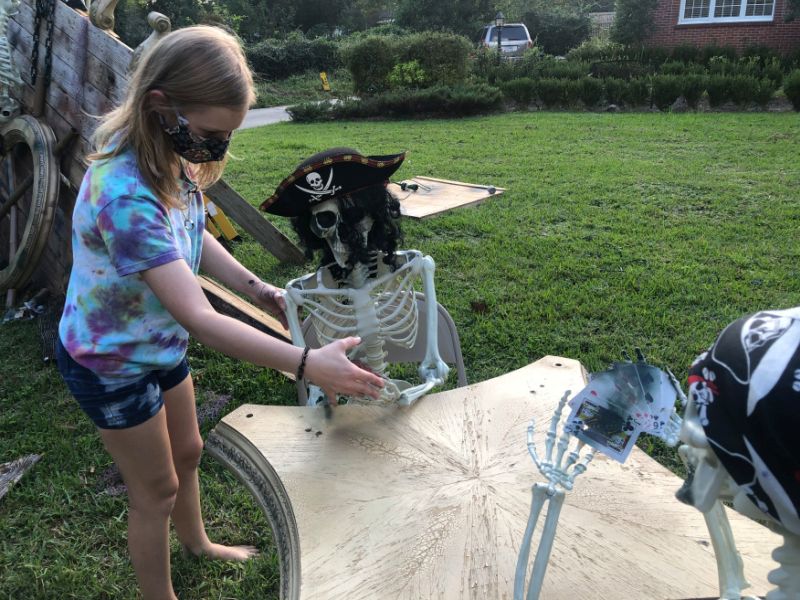 Father & Daughter Duo Builds Elaborate Shipwreck Halloween Display 