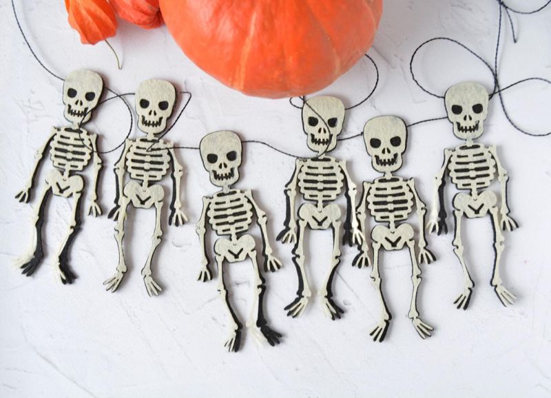 Felt Skeleton Halloween Garland