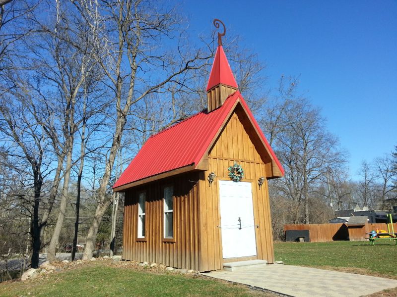 You can Rent This Tiny House in Hell, Michigan for One Night-Stay