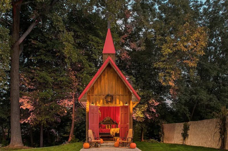 You can Rent This Tiny House in Hell, Michigan for One Night-Stay