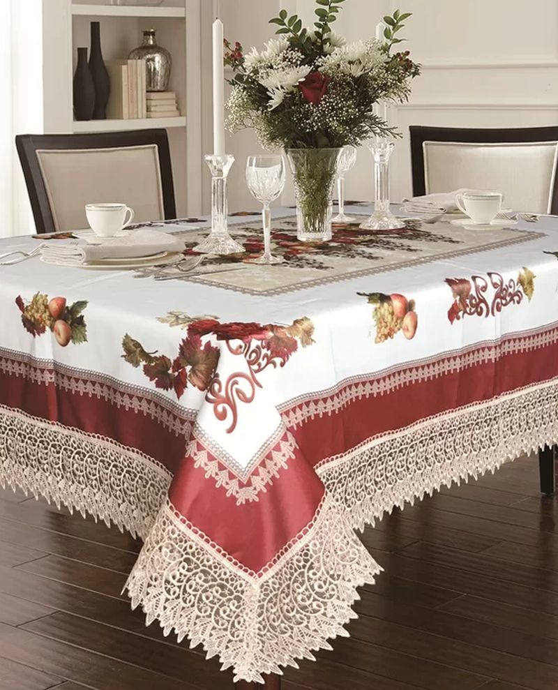 15+Thanksgiving Tablecloths to Pick for a Graceful Table Layout