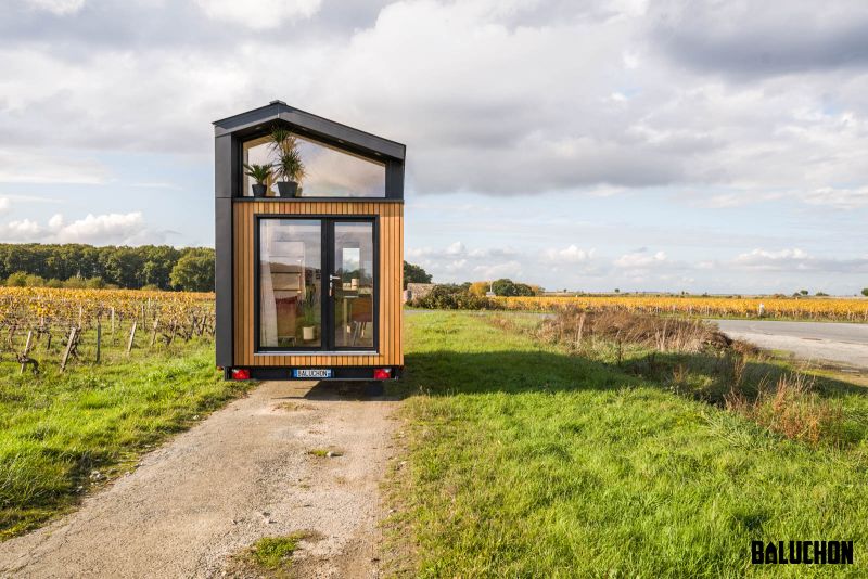 Baluchon Builds Tiny house Ala Köl for Nina and Guillaume