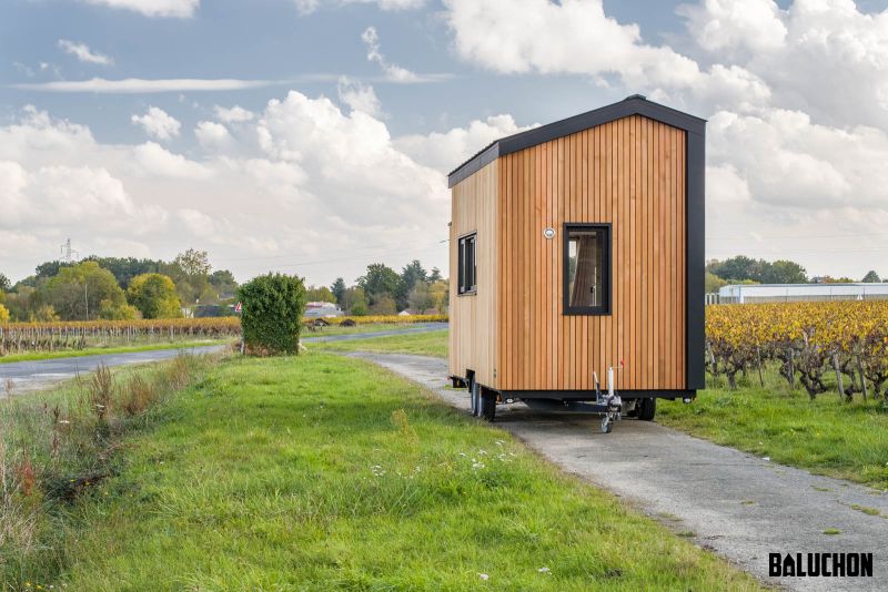 Baluchon Builds Tiny house Ala Köl for Nina and Guillaume