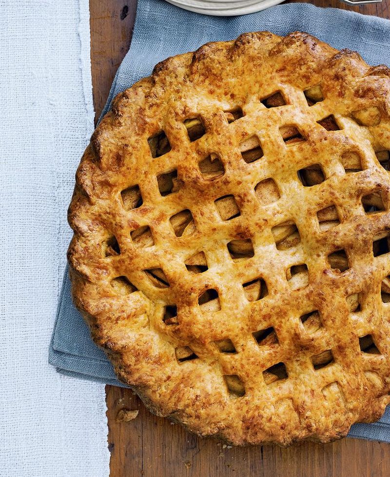 Cheddar Apple Pie for thanksgiving 