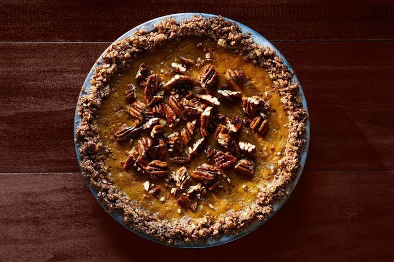 Oat-Pecan Crust Thanksgiving pumpkin Pie 