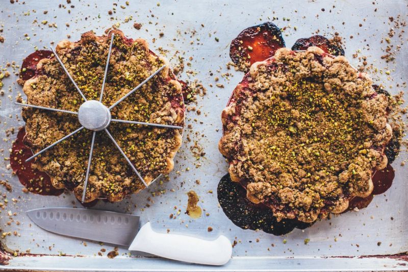 Strawberry-Pistachio Crumble Pie