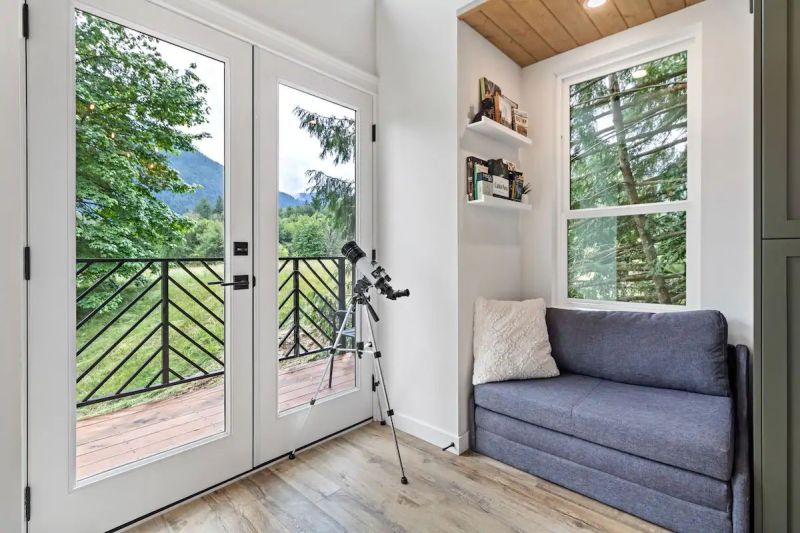 This Treehouse Rental in British Columbia has Inviting Interiors 