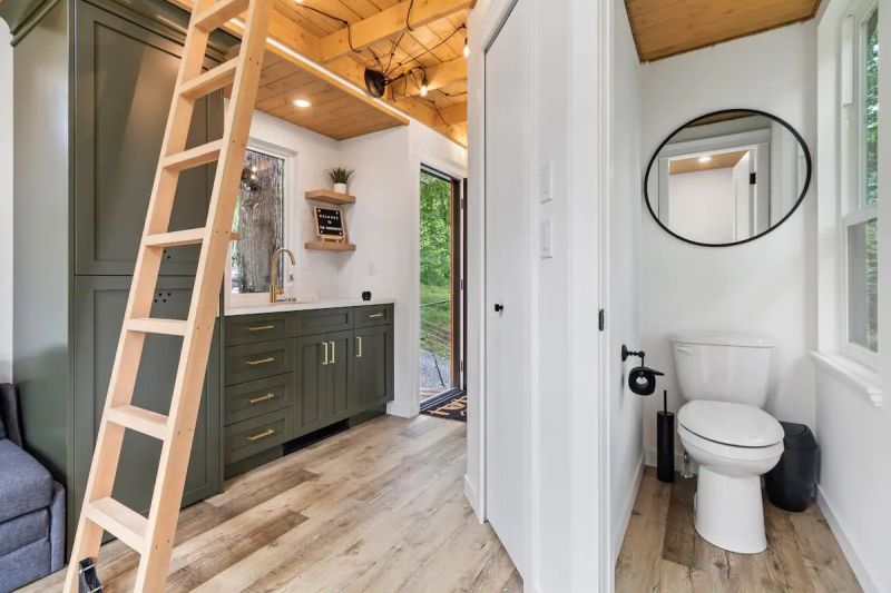 This Treehouse Rental in British Columbia has Inviting Interiors 