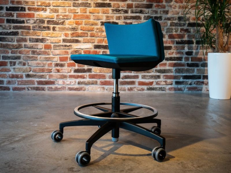 mykinema Active Chair Turns into Back Support in Standing Position 