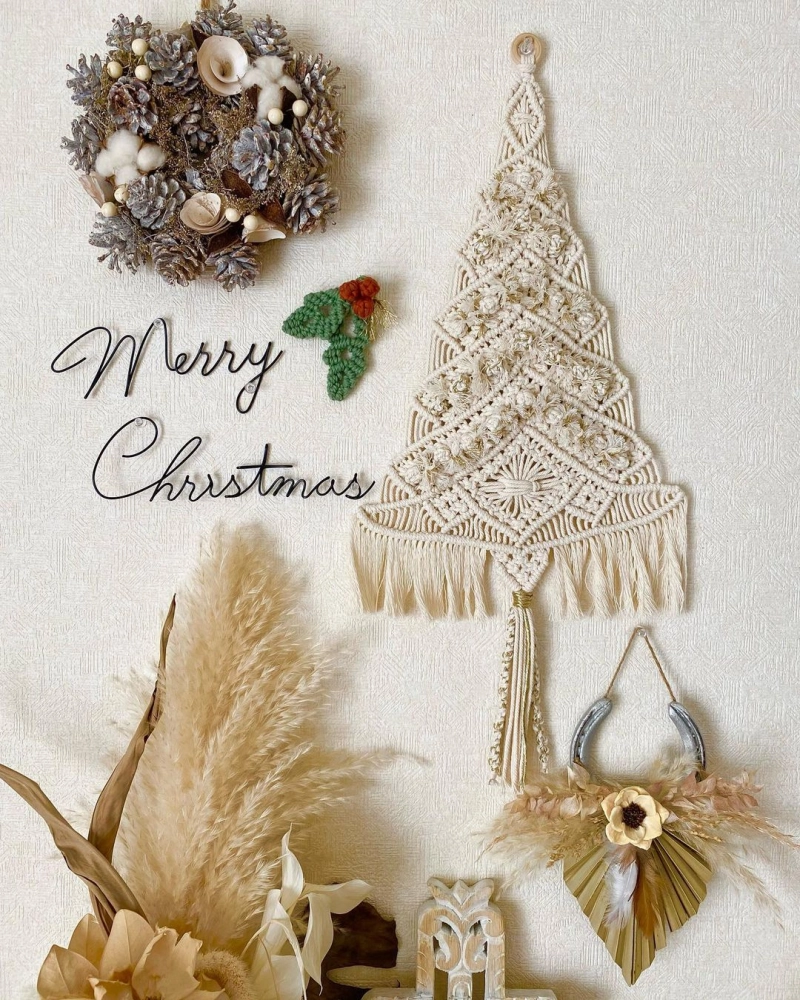 Macramé Christmas Tree Wall Hanging