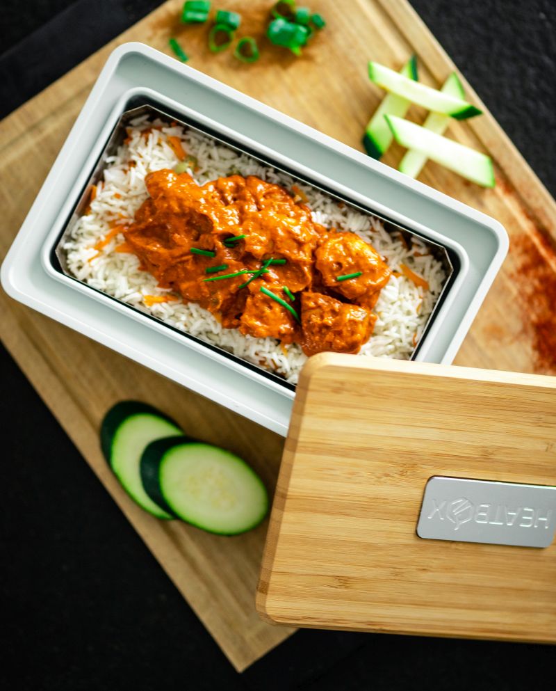 Heatbox: A Good-Looking Lunch Box that Heats Food with Steam 