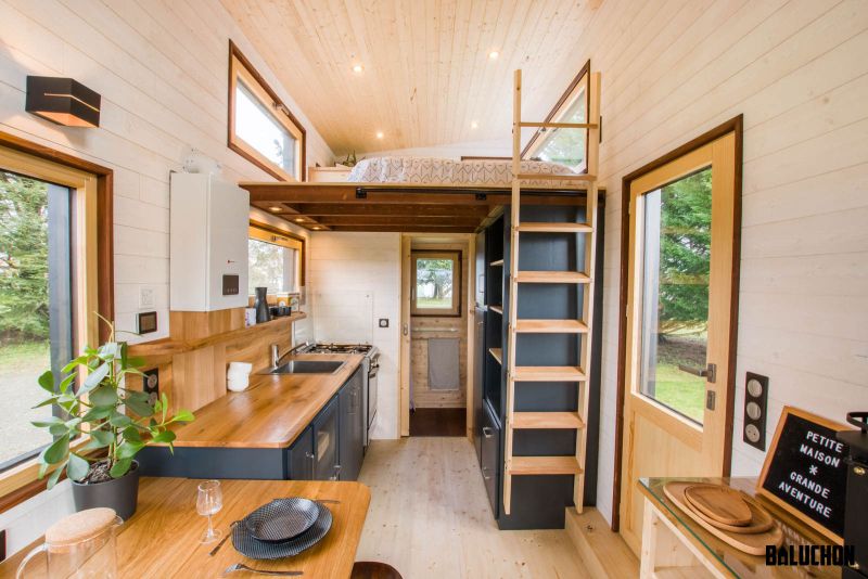 Baluchon Builds Tiny House Road Runner for Elodie and Thomas