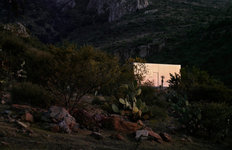 Casa Etérea Off-Grid Glass House Blends Into the Slopes of an Extinct Volcano