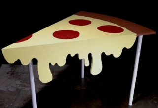 This DIY Giant Pizza Table can be Made in 13 Easy Steps