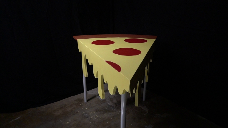 This DIY Giant Pizza Table can be Made in 13 Easy Steps