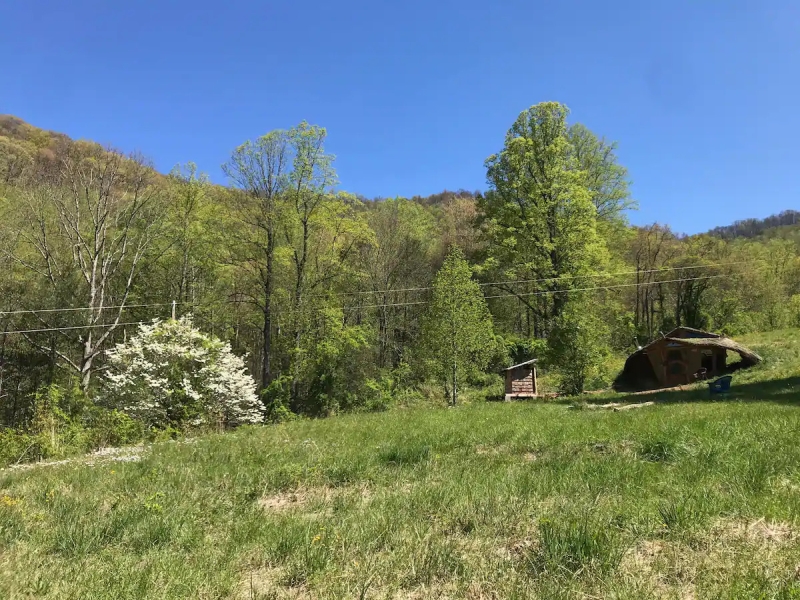 This Hobbit Earth House is Perfect for Meditation and Healing