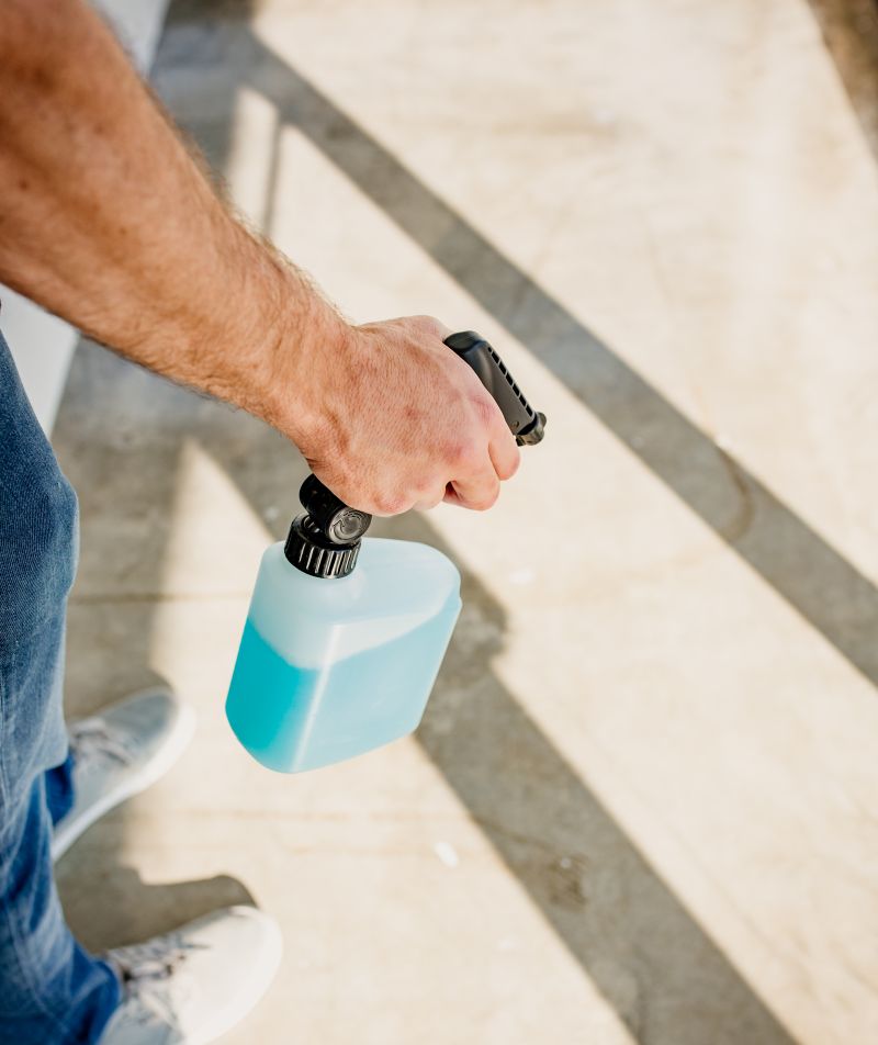 PIVOT Spray Bottle Features Pivoting Sprayer to Improve User Experience